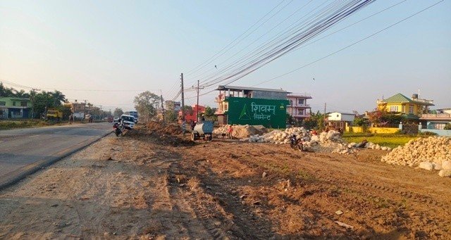 नारायणगढ गोन्द्राङ छ लेनकाे सडक निर्माण गर्न काम शुरु